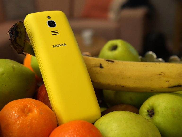 NOKIA 8110 DESIGN: CURVY STUFF