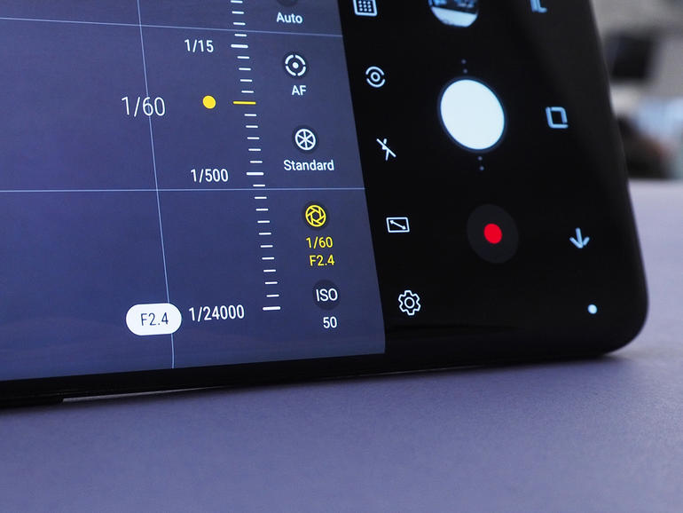 Samsung Galaxy S9 Cameras: double aperture