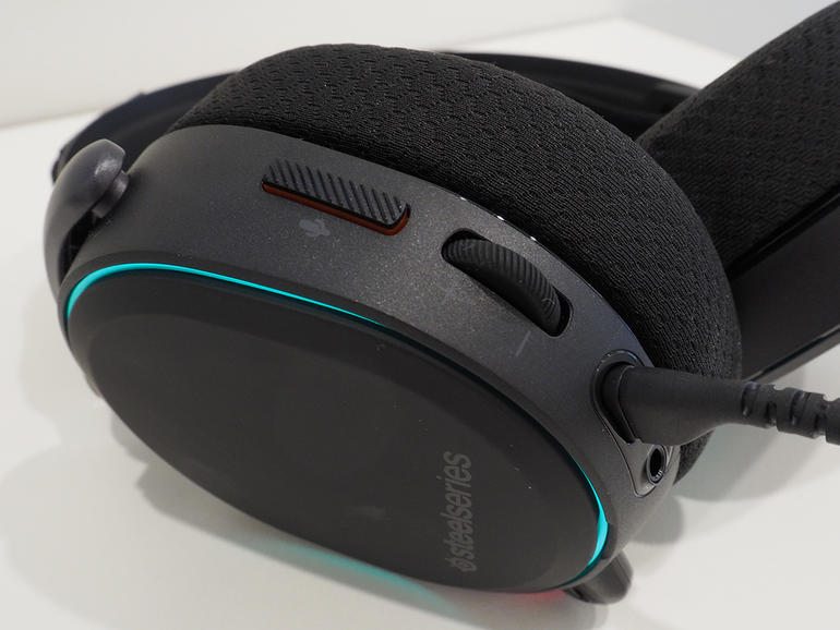 SteelSeries Arctis Pro design: a step up