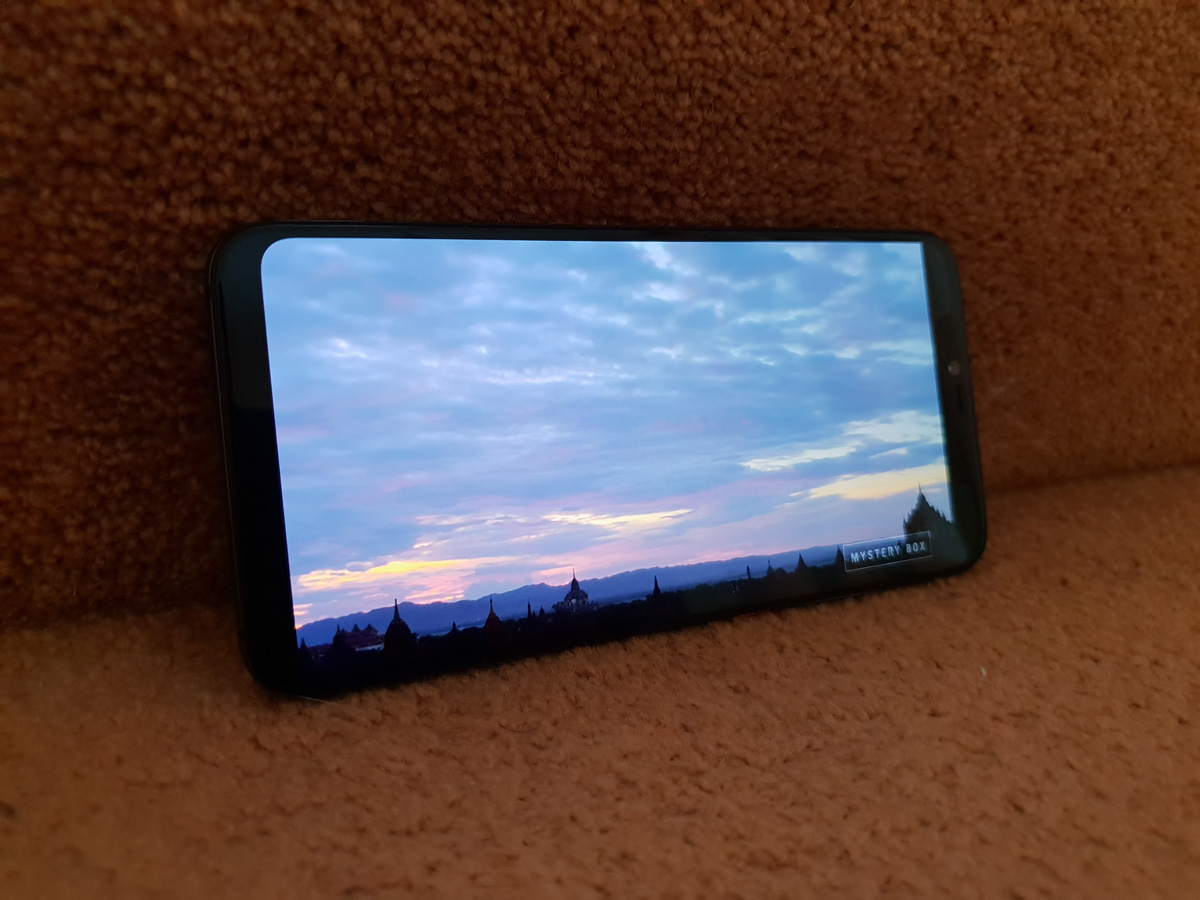 DISPLAY & SOUND: OLED ALL THE WAY