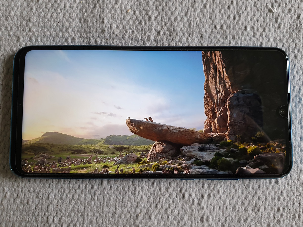 HUAWEI P30 LITE DISPLAY & SOUND: BRIGHT, COULD BE BETTER