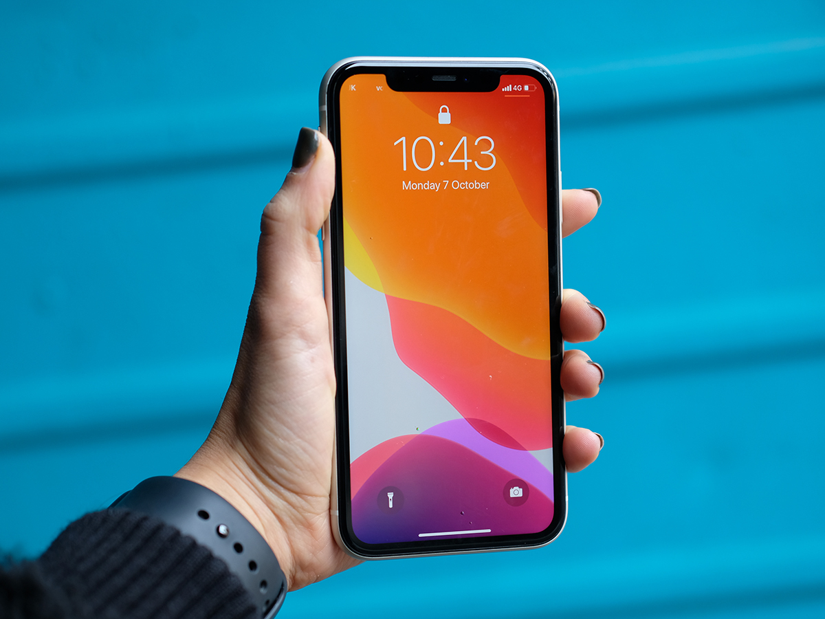 18) iPhone 11 (2019)