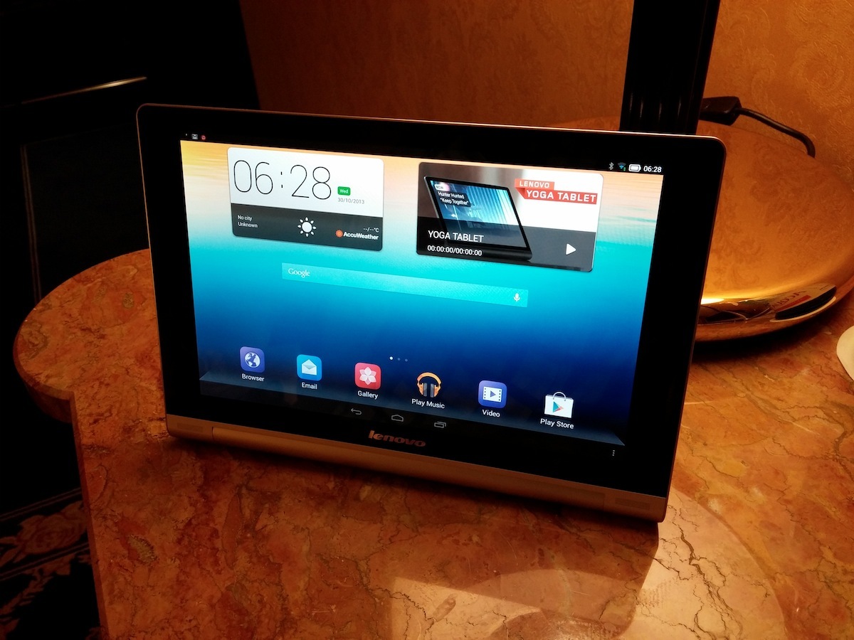 Lenovo Yoga Tablet hands-on review: kickng up a fuss