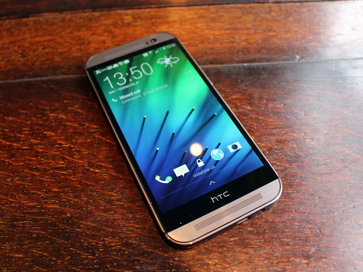 Which is better? HTC One (M8) vs LG G2