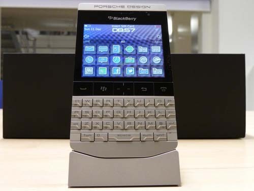 BlackBerry Porsche Design P’9981 unboxed