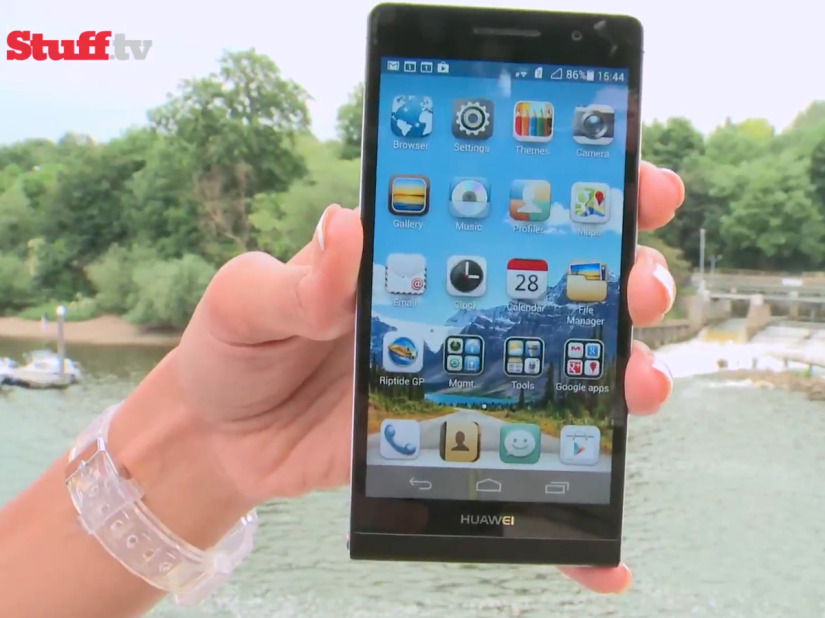 Video: Huawei Ascend P6 – the world’s thinnest smartphone captured on camera