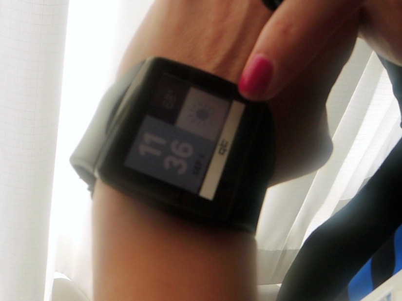 Hands-on video review: Qualcomm’s Toq smartwatch offers a different take on wearable tech