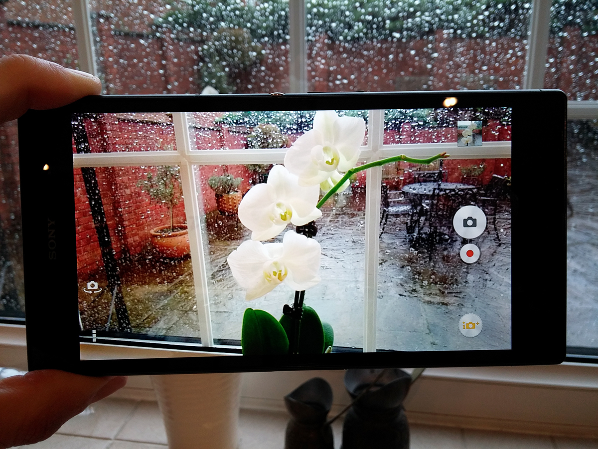 Sony Xperia Z Ultra waterproof phablet review