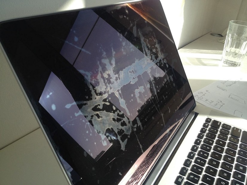 Apple will replace MacBook displays with Retina screen coating issues