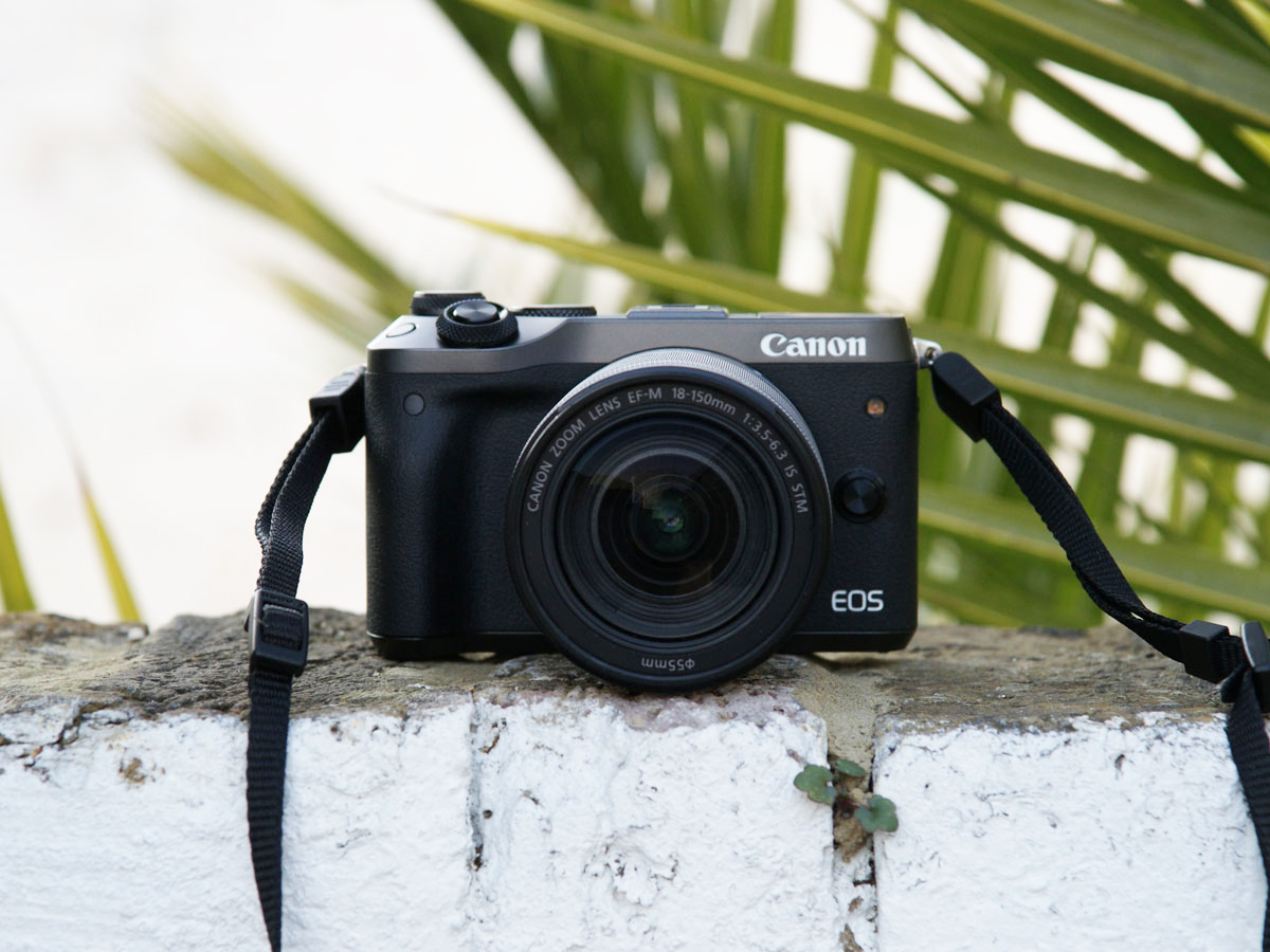 Canon EOS M6 design: pocketable with a pancake lens