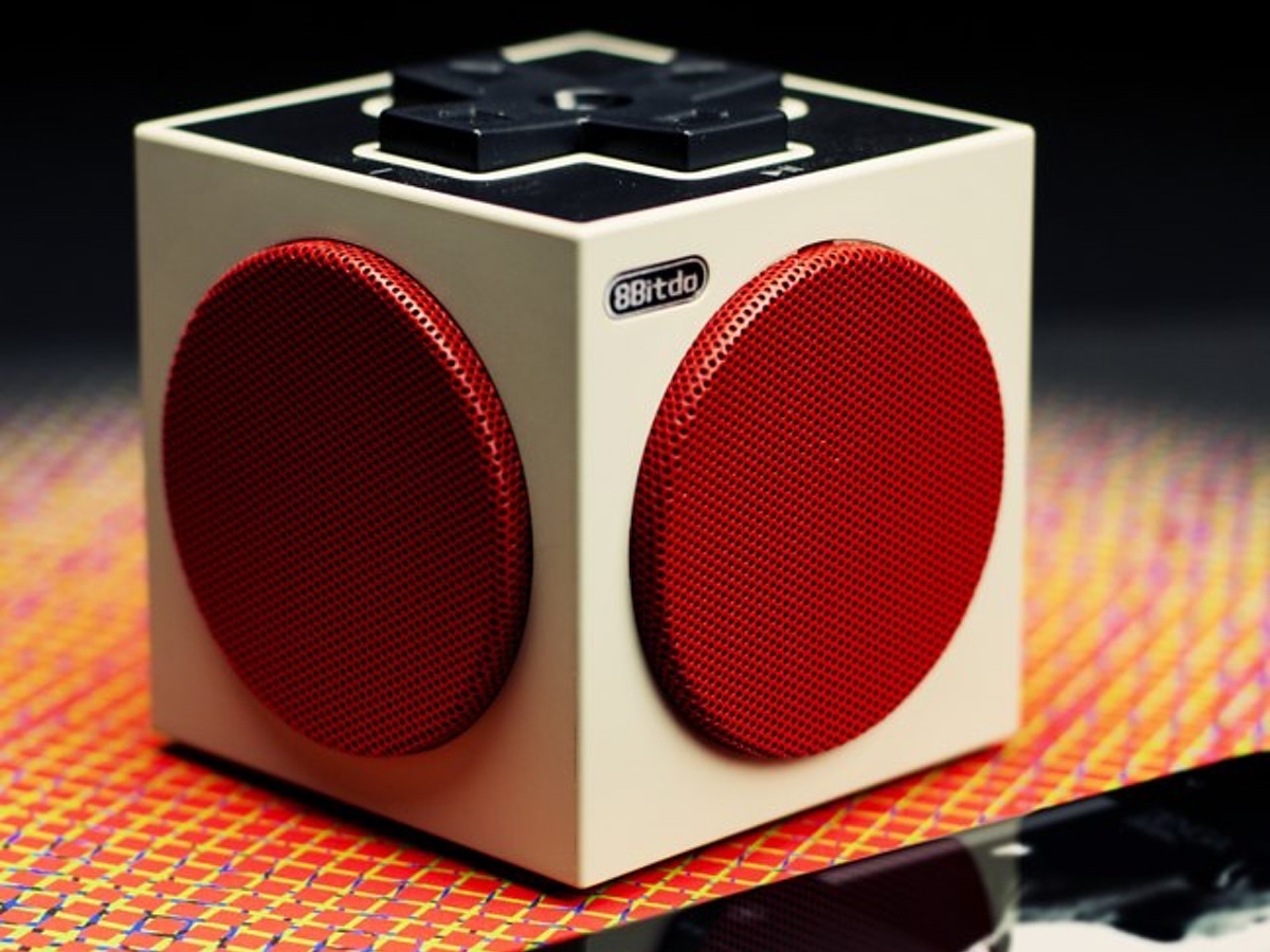 8Bitdo Retro Cube Speaker (£26.30)