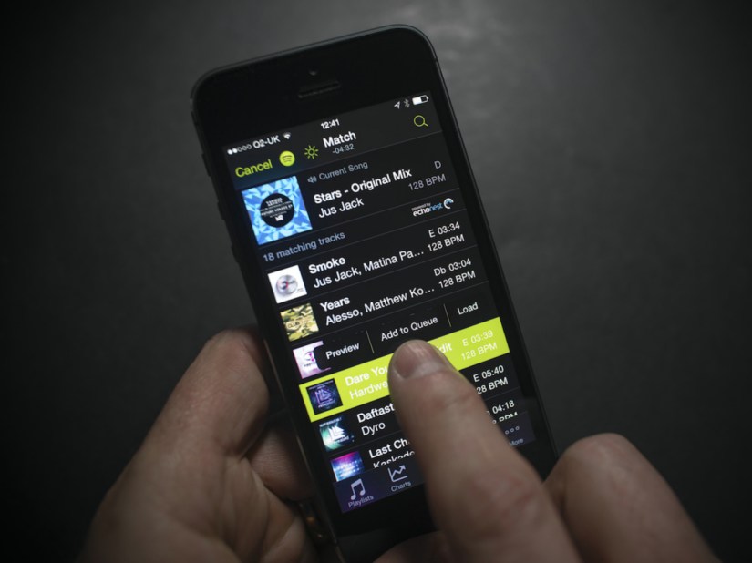Spotify support added to djay 2 for streaming mixes