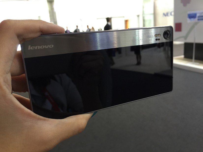 MWC 2015: Lenovo Vibe Shot hands-on review