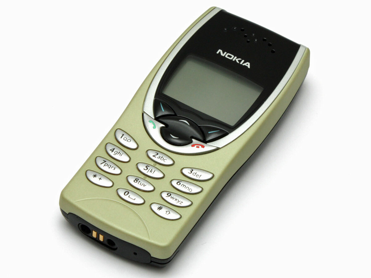 Nokia 8210 (1999)
