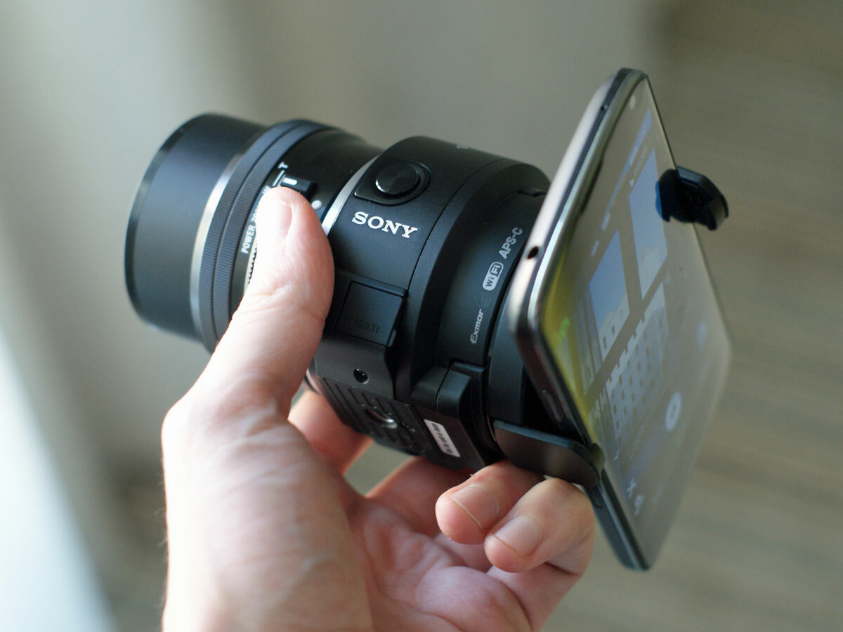 The QX1 is lightweight in your hand
