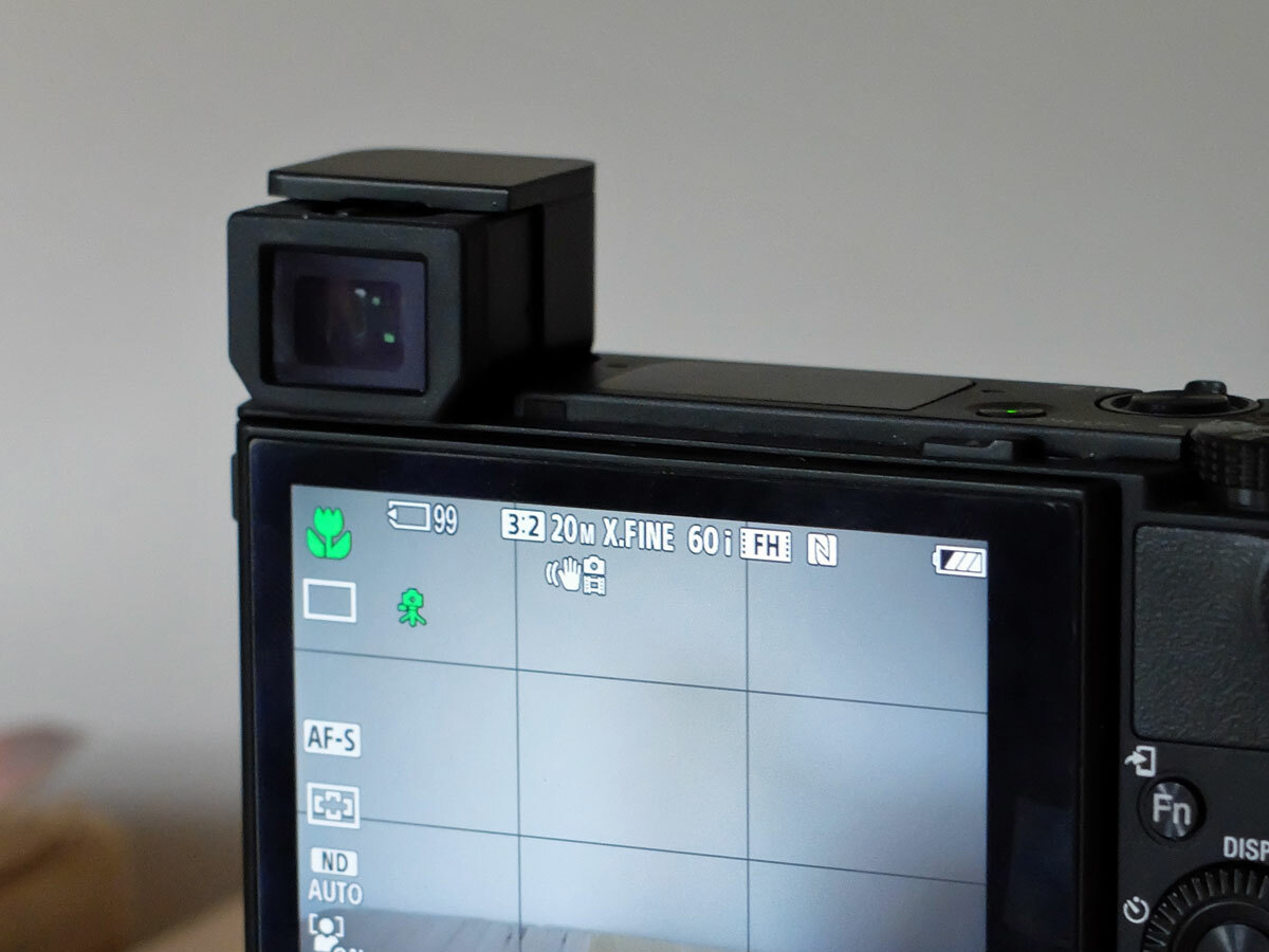 The pop-up electronic viewfinder is a little engineering marvel