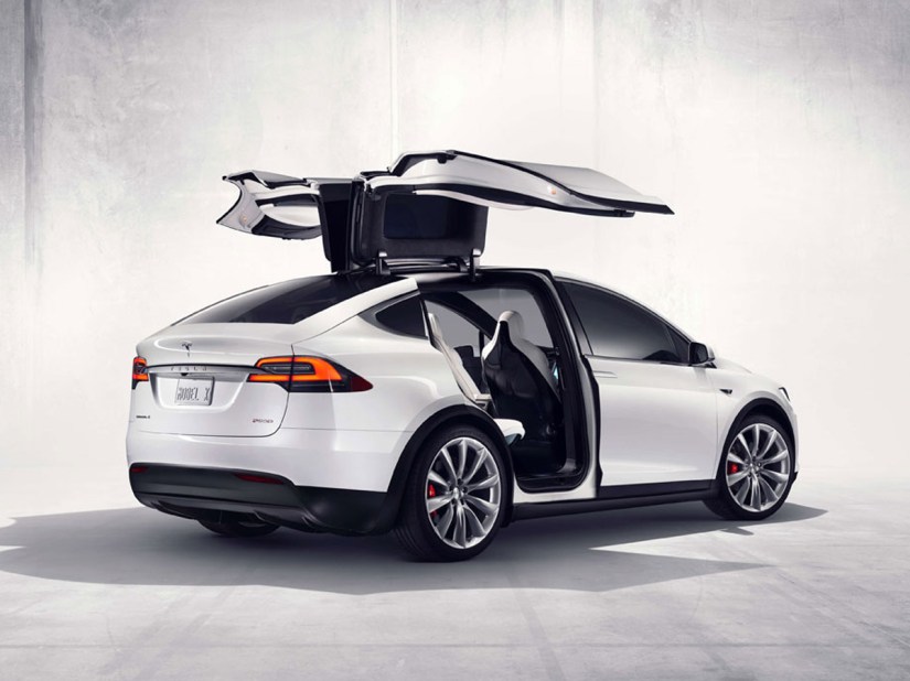 Tesla Motors adds free Spotify Premium access to its electric cars