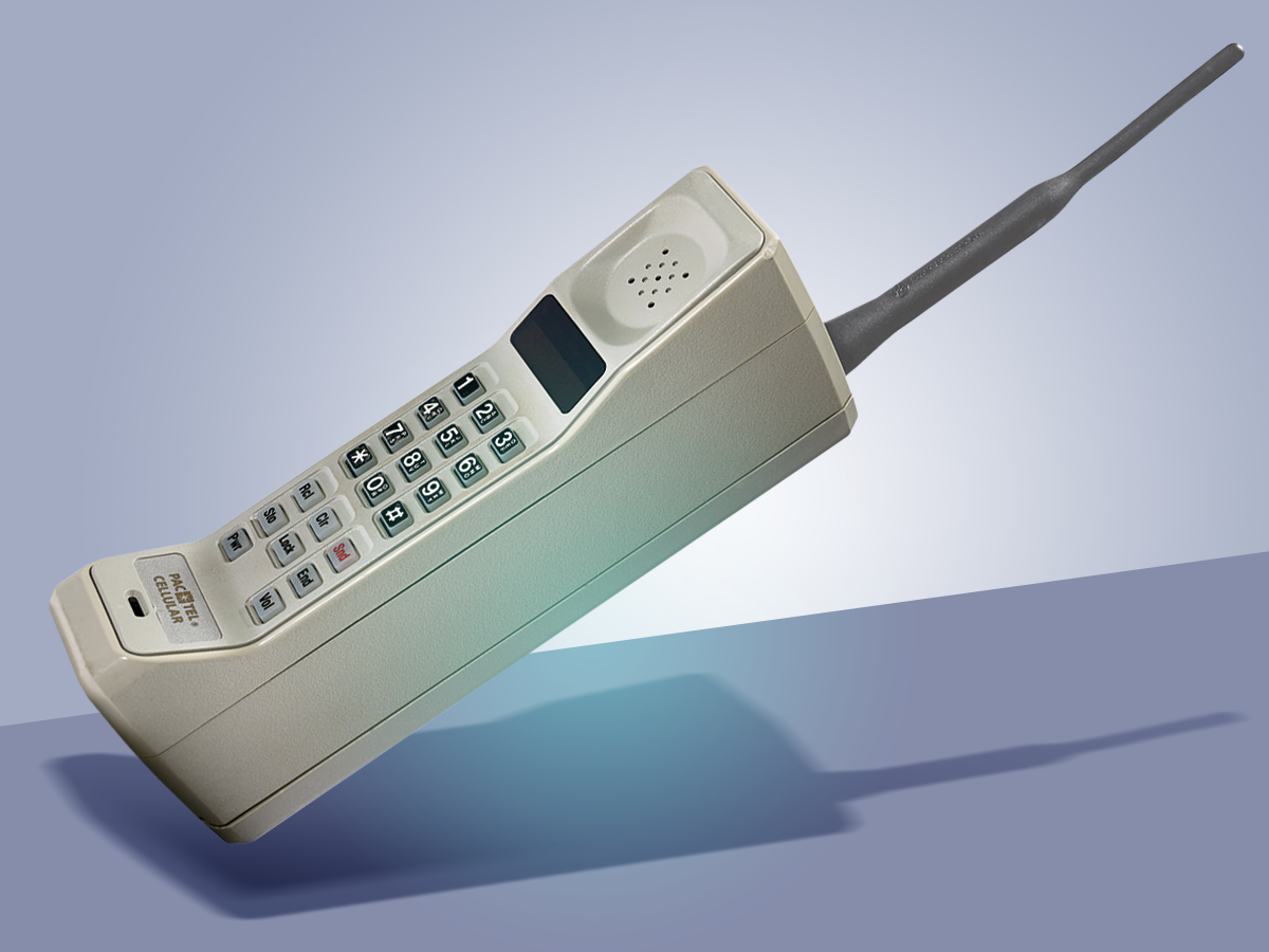 Motorola DynaTAC 8000x (1984)