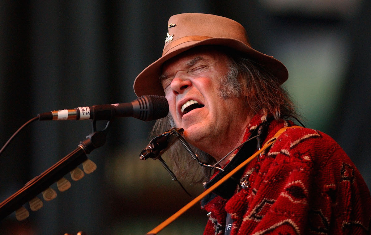 Neil Young pulls streaming catalog