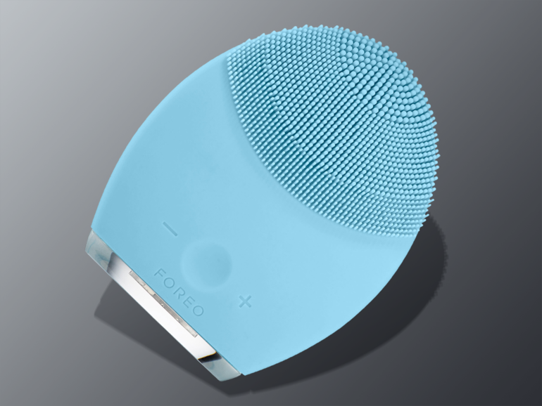 1) FOREO LUNA 2