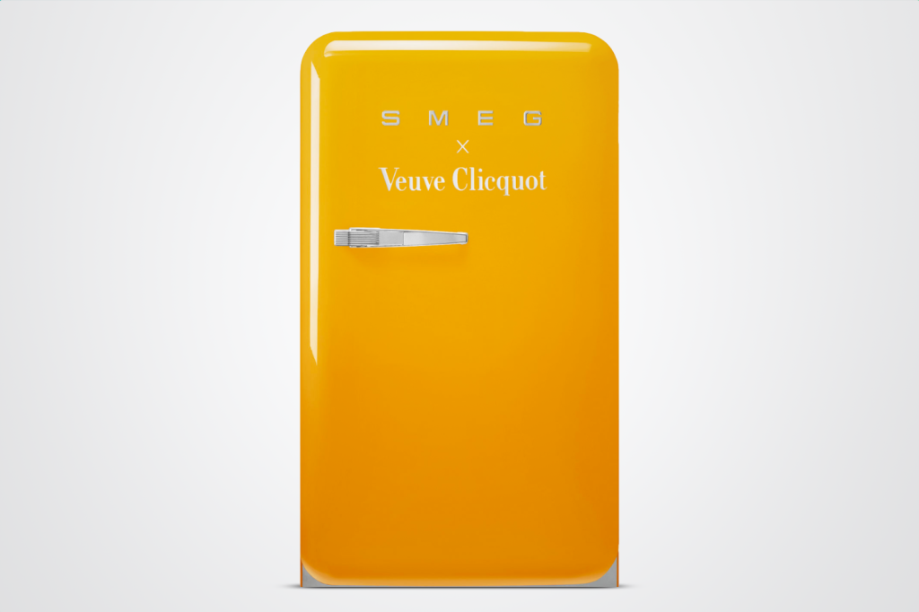 Luxury Christmas gift ideas: Smeg Fab10 champagne fridge