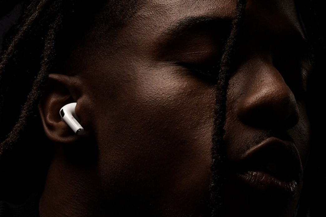 Advertisment for Apple AirPods Pro