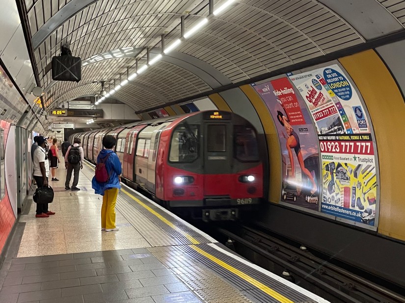 Tubetastic times as Three and EE first to offer mobile services on London Underground from 2022