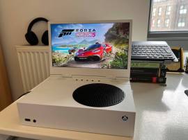 xScreen for Xbox Series S review: fun for travelling gamers