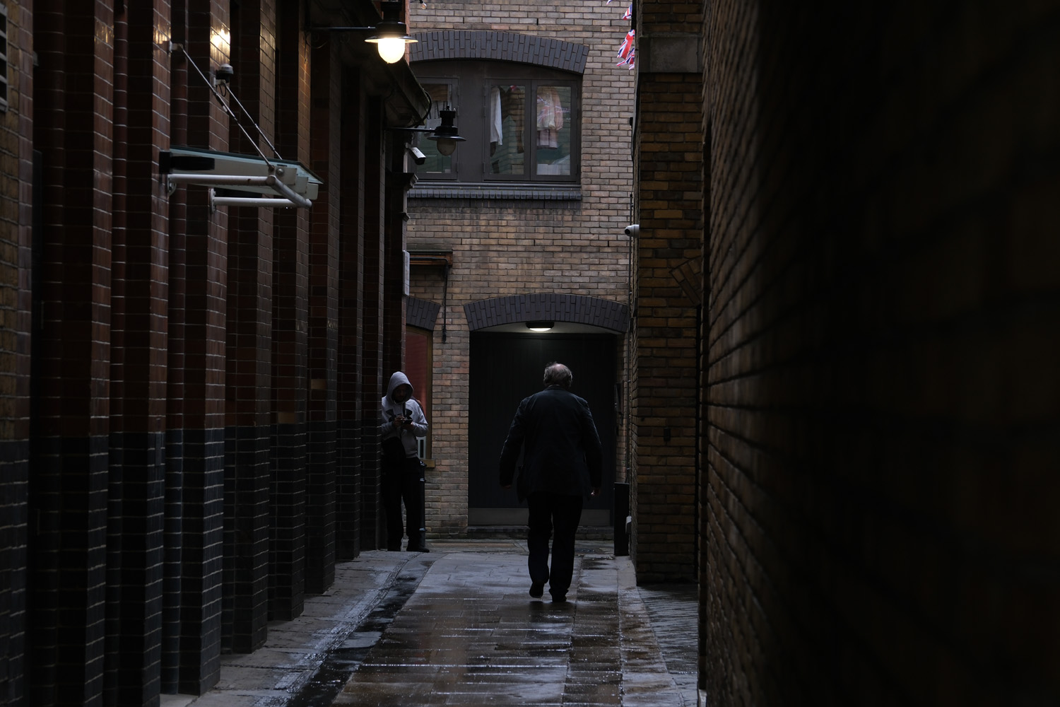 Fujifilm X-H2S camera prototype image samples alleyway