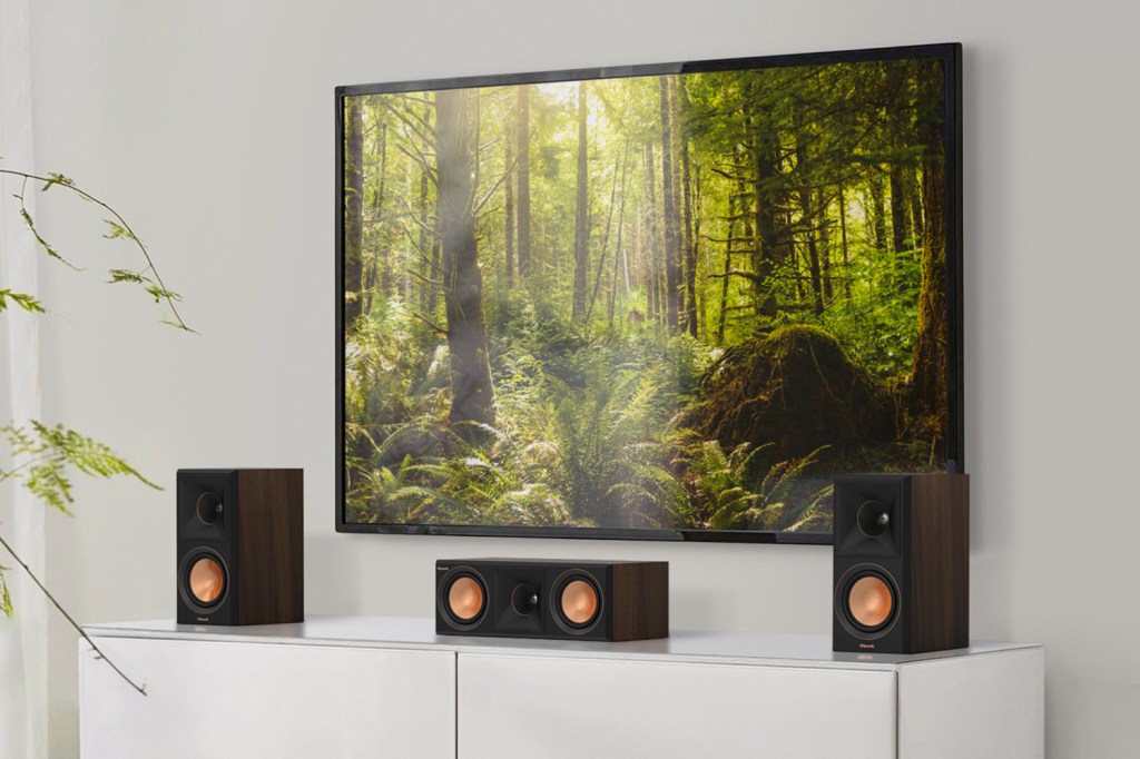 Stuff Klipsch Reference Premiere series speakers bookshelf and centre speakers under TV