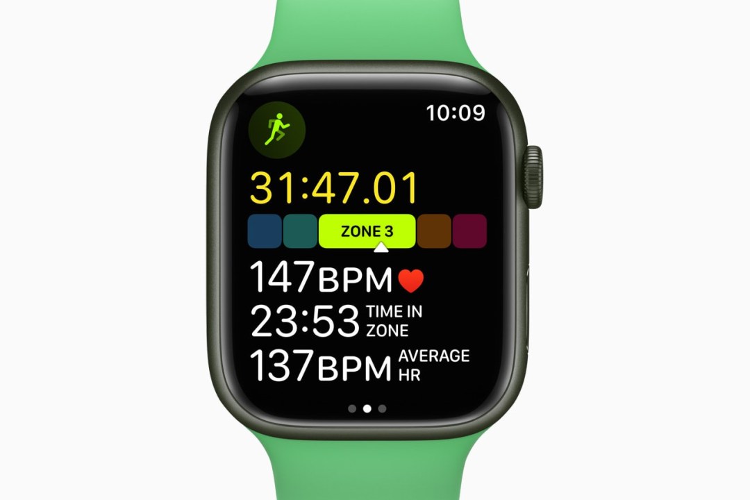 Apple Watch Series 8 face with watchOS 9 display