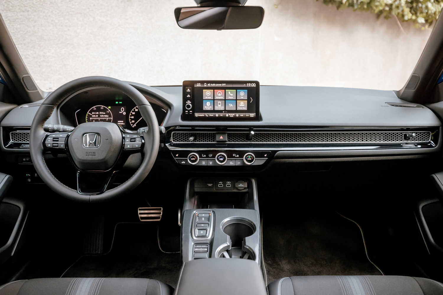 2022 Honda Civic e:HEV dashboard