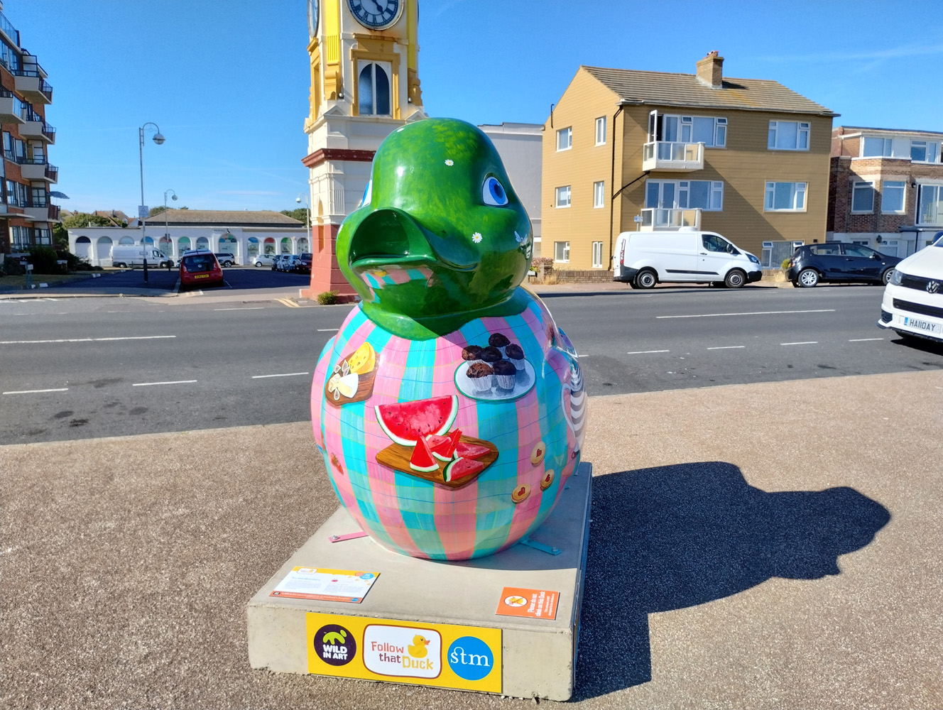 duck statue  shot on Motorola Moto G82 