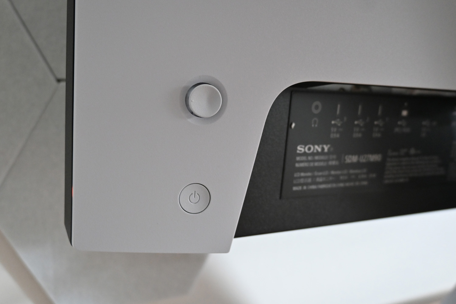Sony InZonea M9 monitor control stick close up