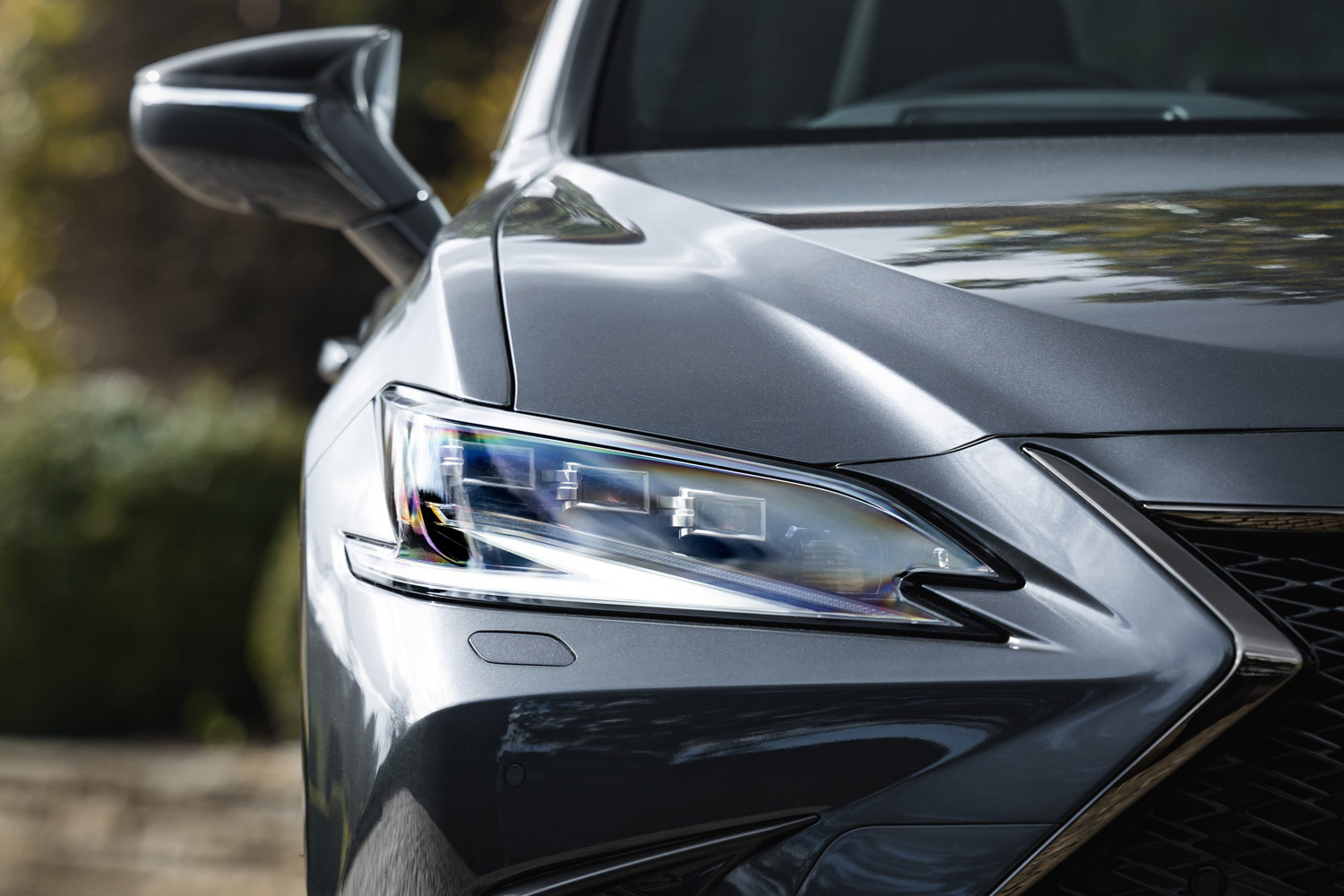 Lexus ES300h review Stuff headlights