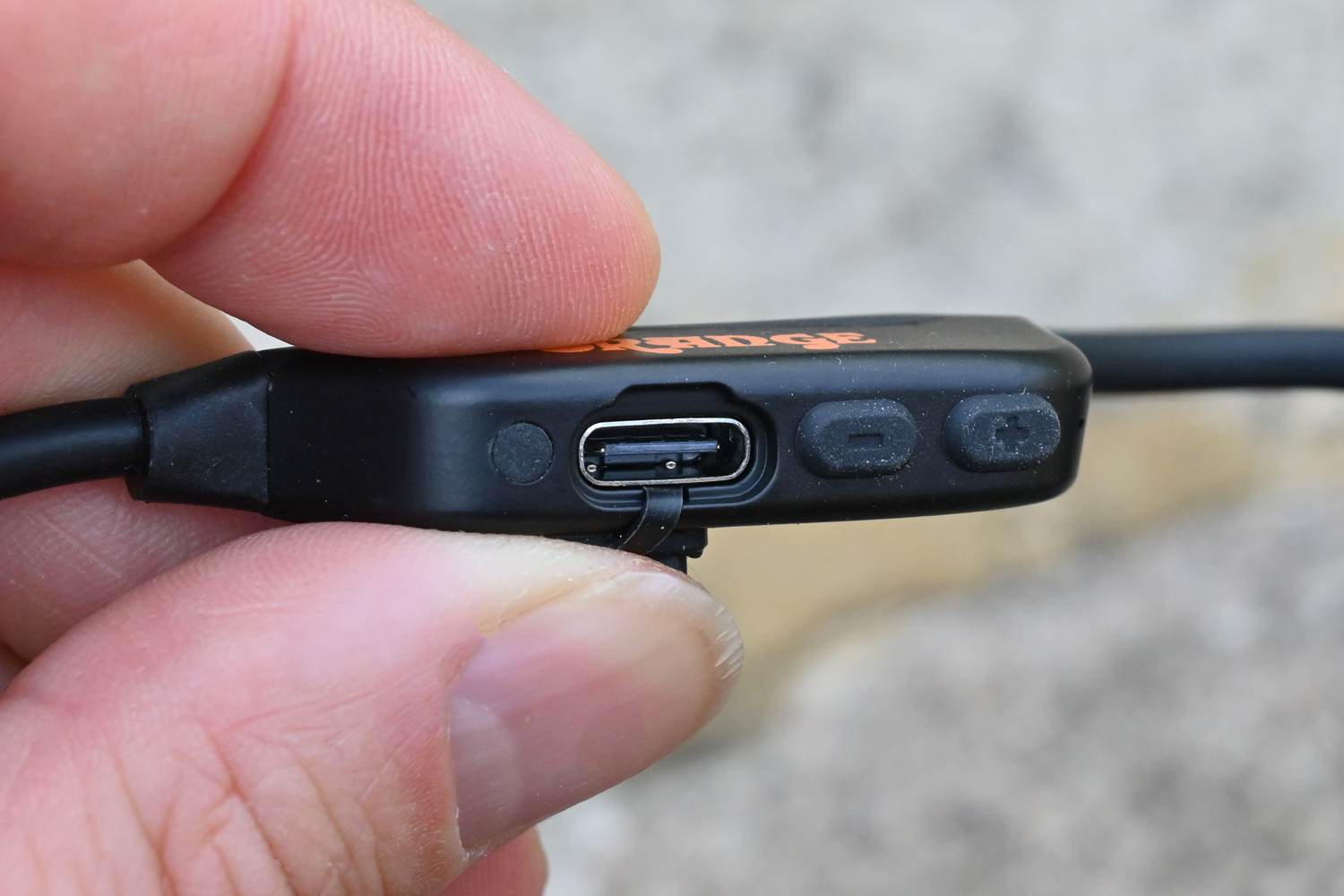 Orange O Bones headphones review USB port