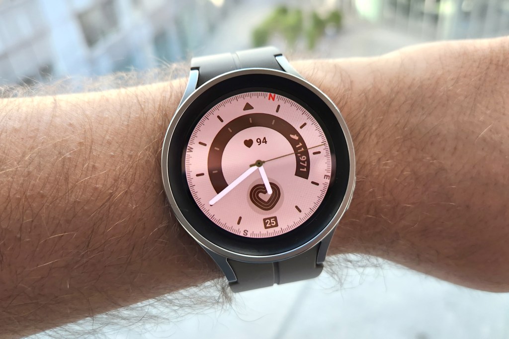 Samsung Galaxy Watch5 Pro review watch face