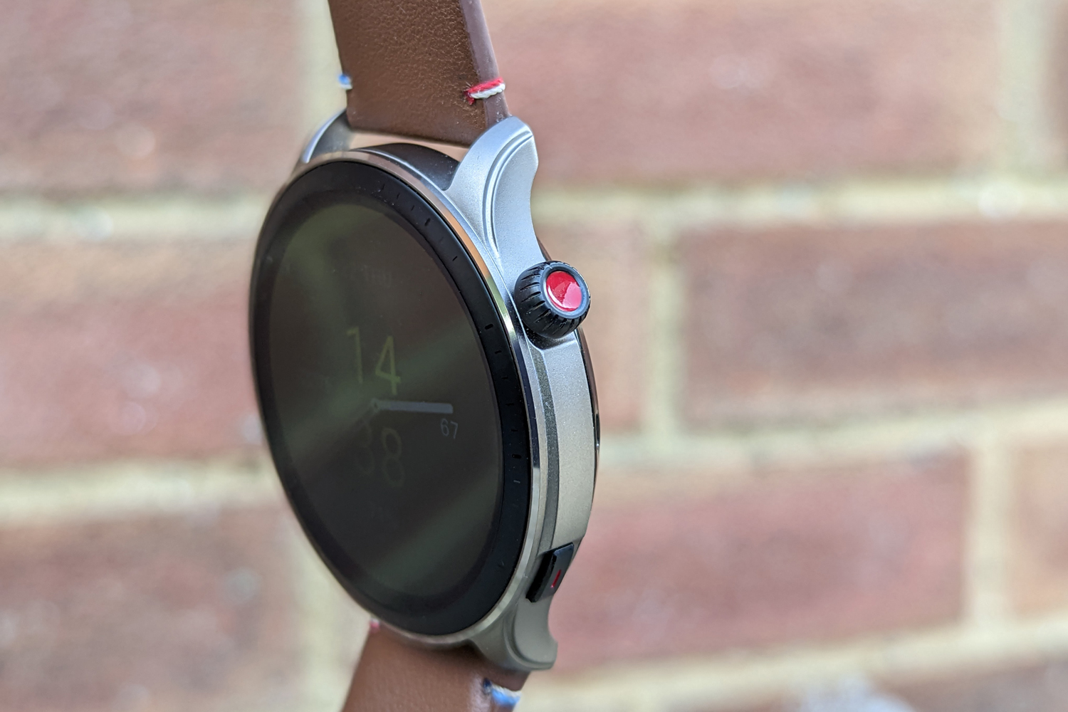 Amazfit GTR 4 review crown