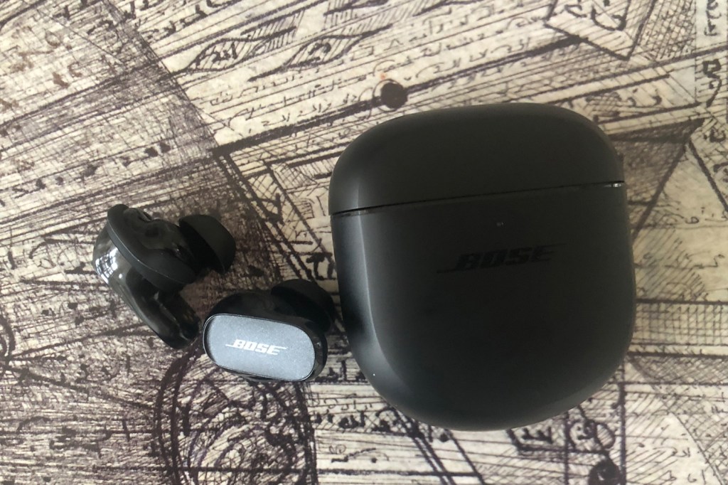 Bose QuietComfort Earbuds II with case