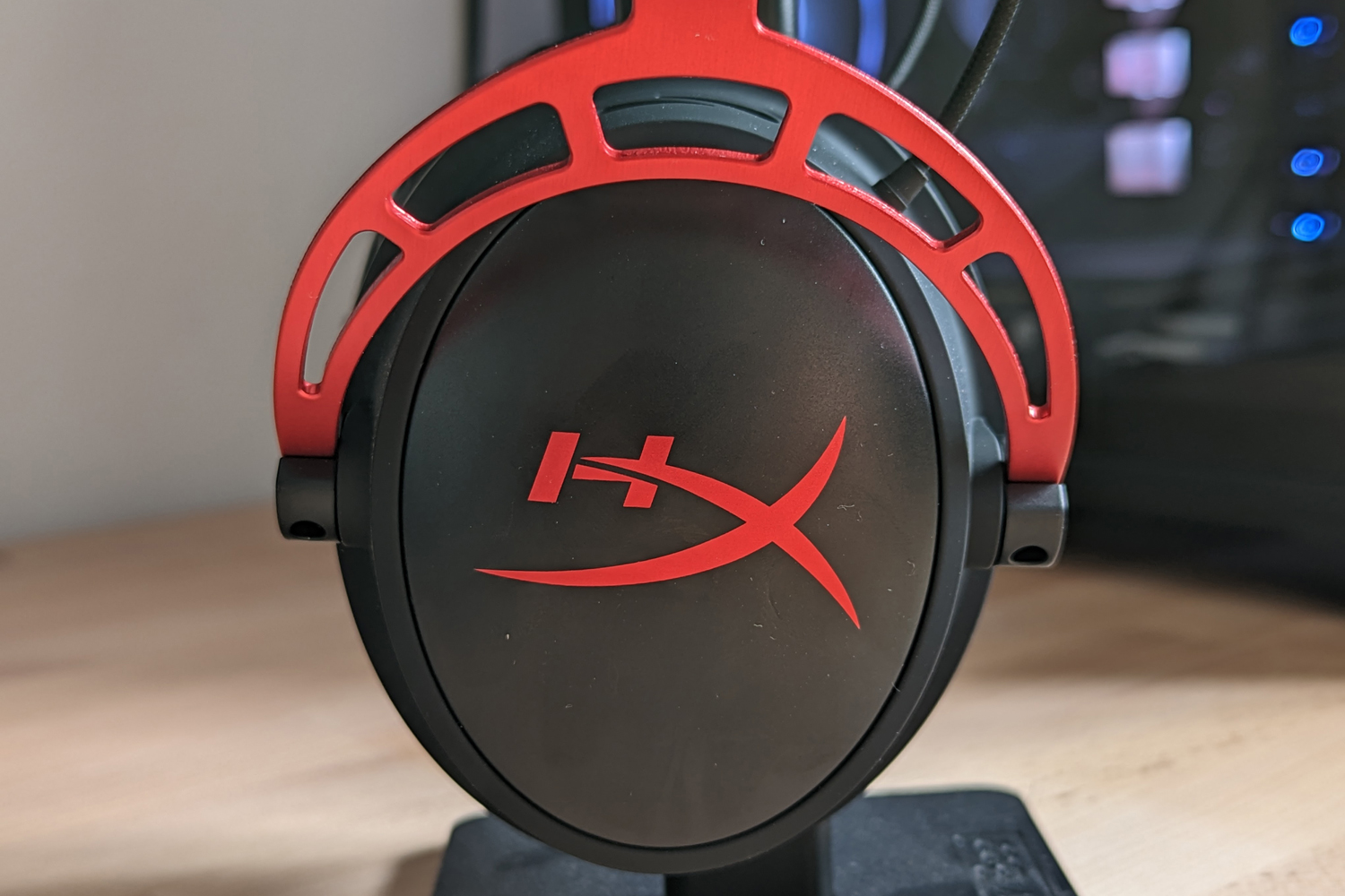 HyperX Cloud Alpha Wireless review earcups