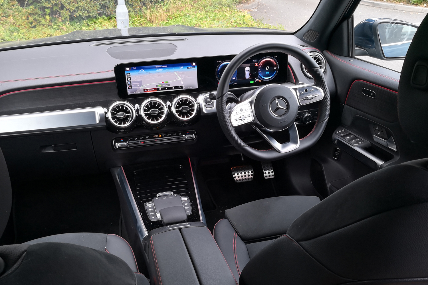 Mercedes-Benz EQB review dashboard