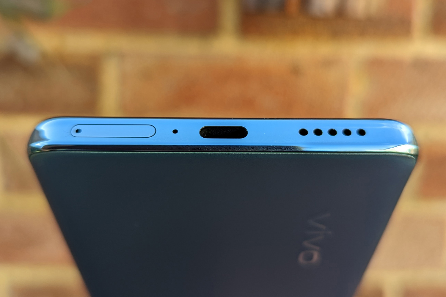 Vivo V25 Pro review USB ports