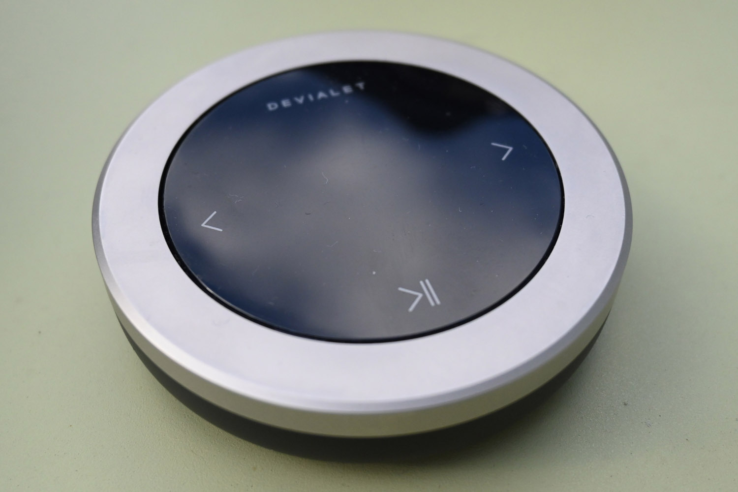 Devialet Mania hands-on review remote control