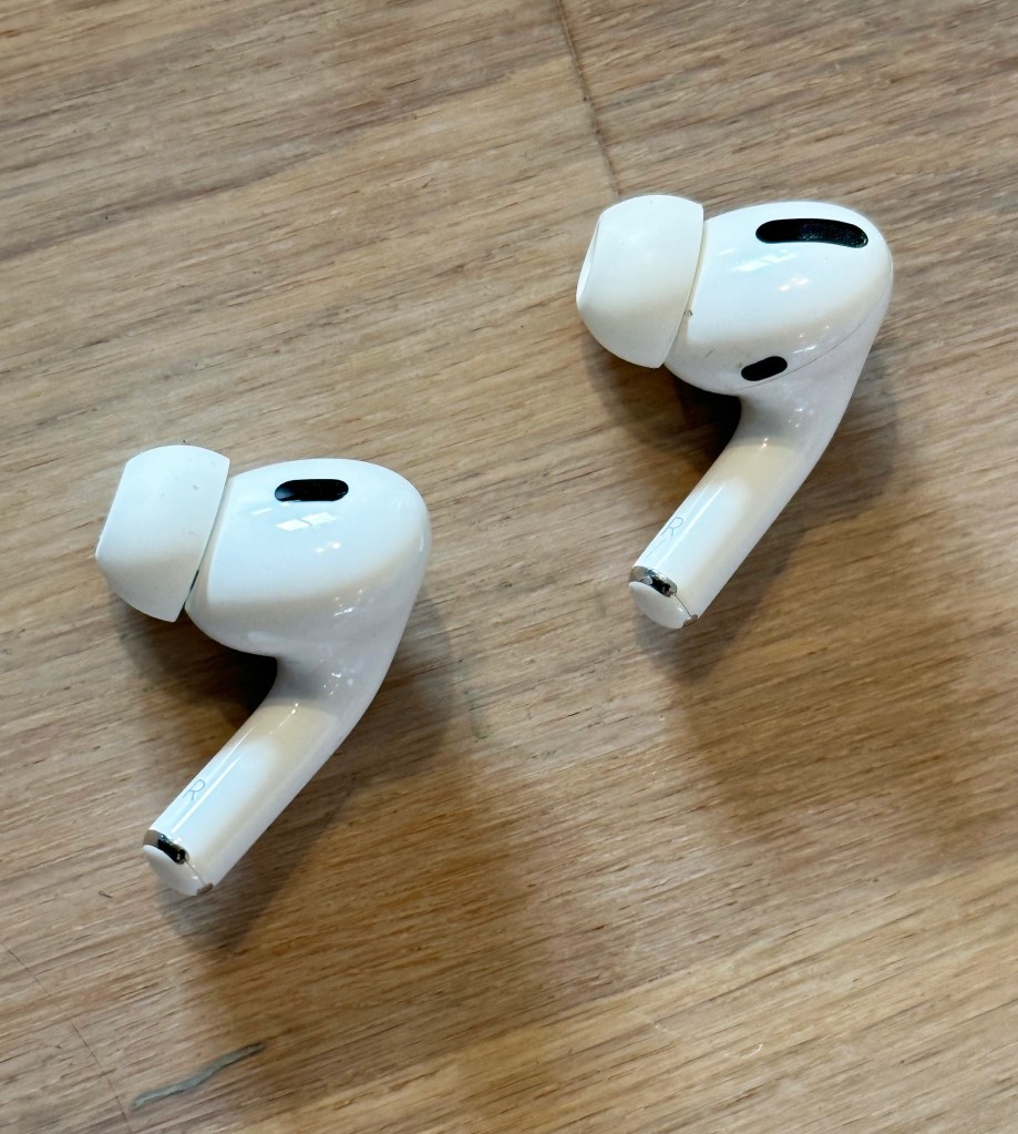 AirPods Pro vs AirPods 3