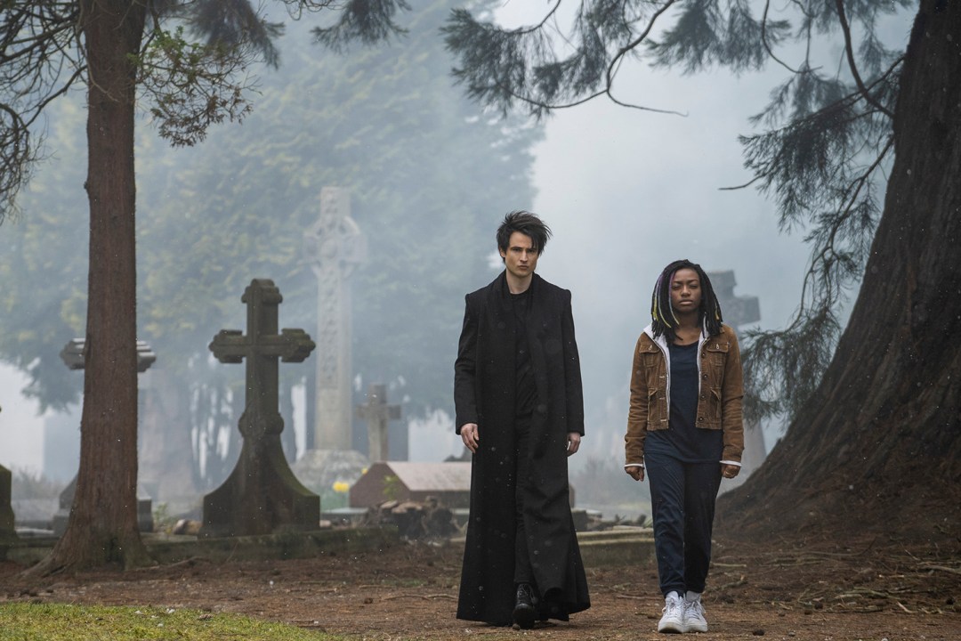 The Sandman. (L to R) Tom Sturridge as Dream, Kyo Ra as Rose Walker in episode 108 of The Sandman. Cr. Liam Daniel/Netflix © 2022