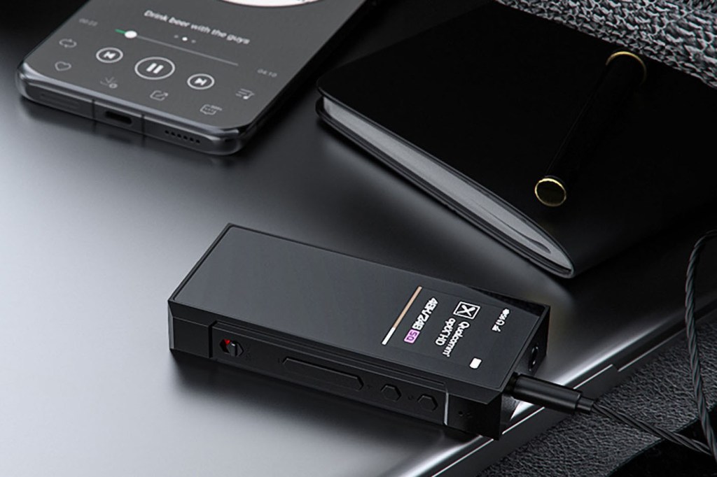 FiiO BTR7 lifestyle