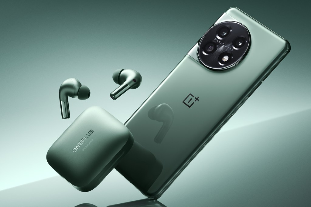 OnePlus 11 and OnePlus Buds Pro 2 in green