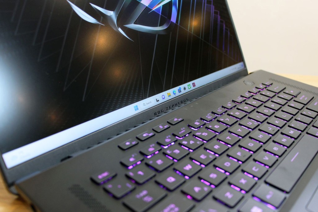 Asus ROG Zephyrus M16 2023 review screen