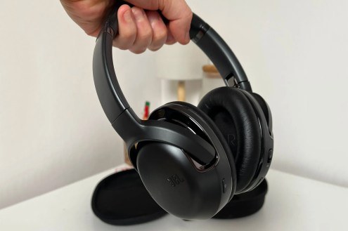 JBL Tour One M2 review: quality and comfort