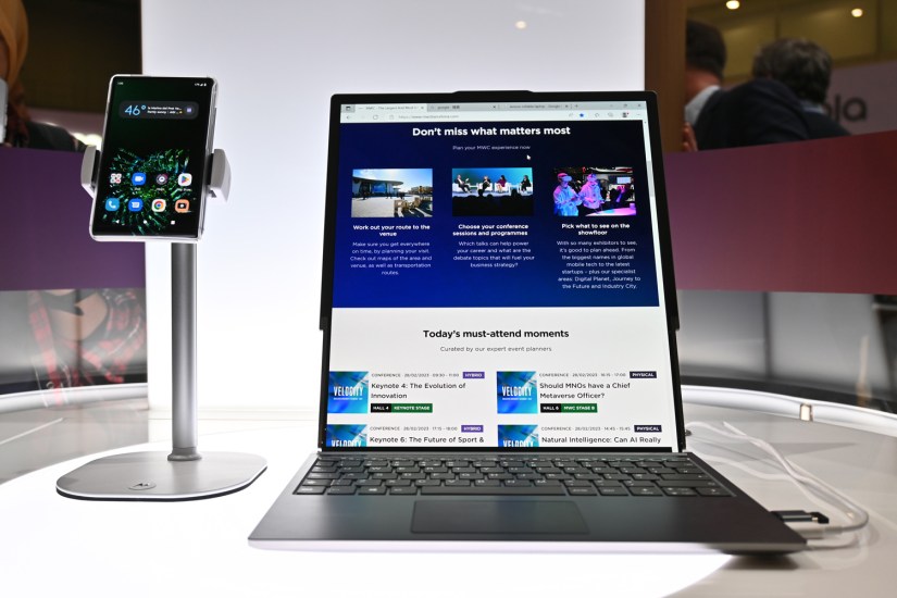Lenovo laptop concept elongates to innovate